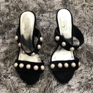 Black pearl chunky heels